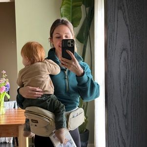 Tushbaby 15% off code for a baby hip seat carrier